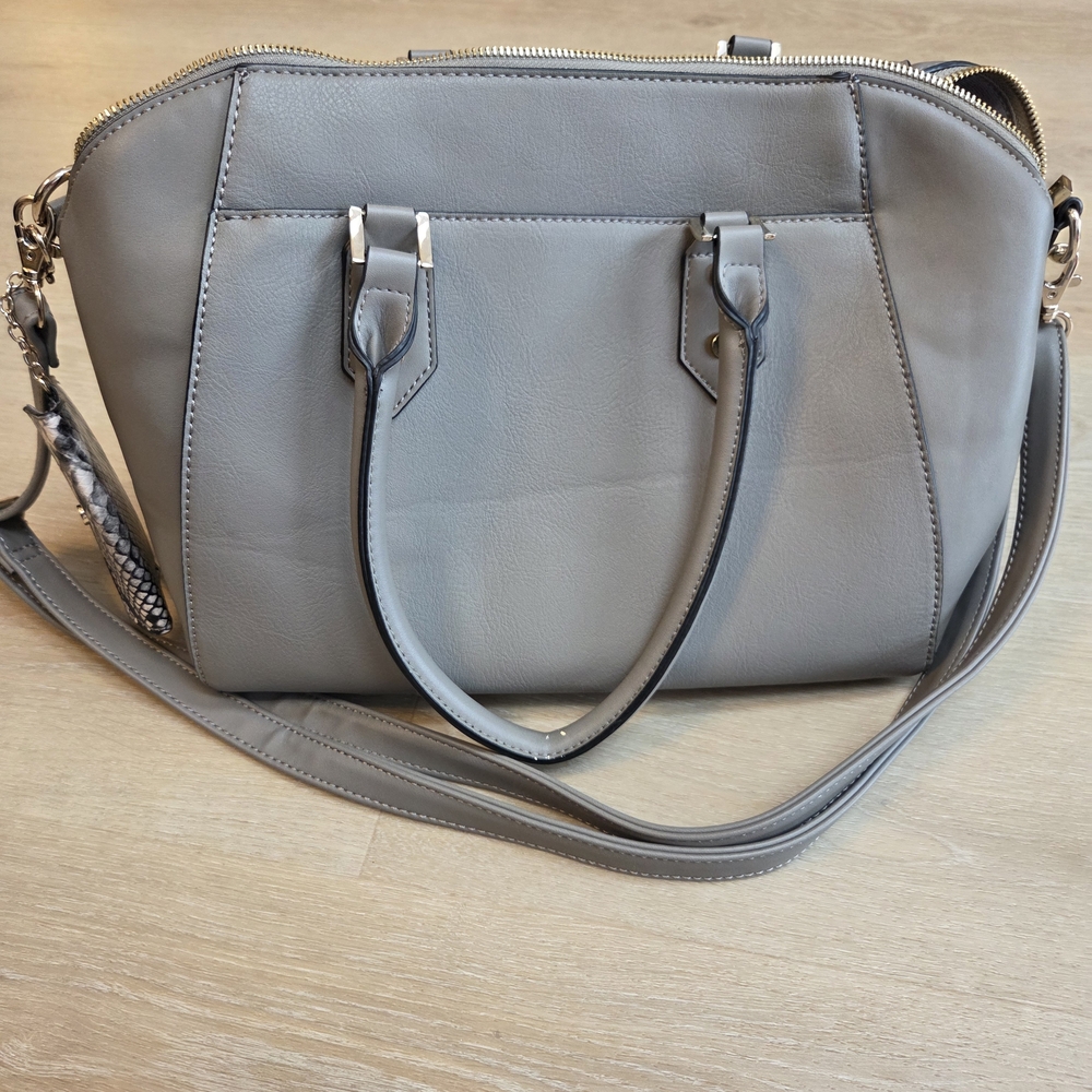 Elegant Gray Leather Handbag